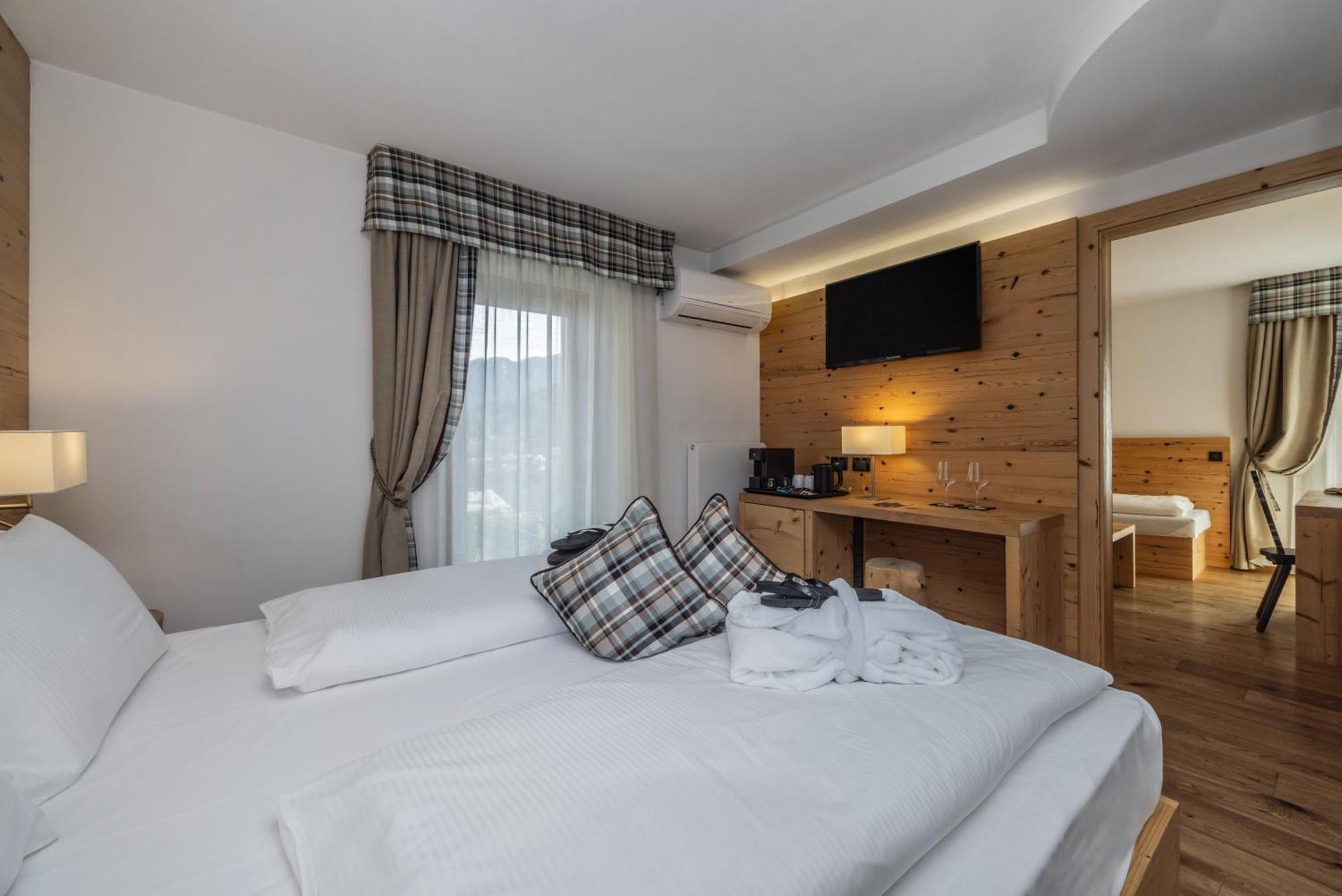 Hotel Ravelli Luxury Spa Mezzana  Eksteriør billede